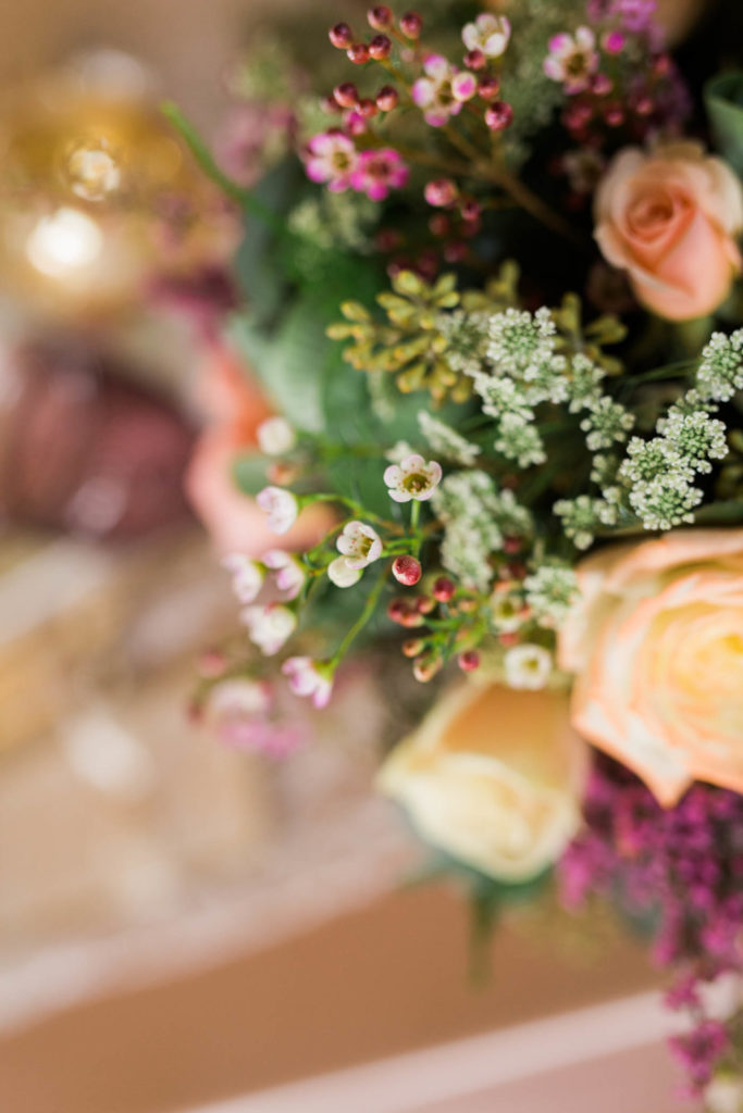Peach wedding bouquet - Maningful-gift-giving